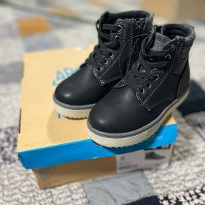 Thereabouts size 6 toddler boots